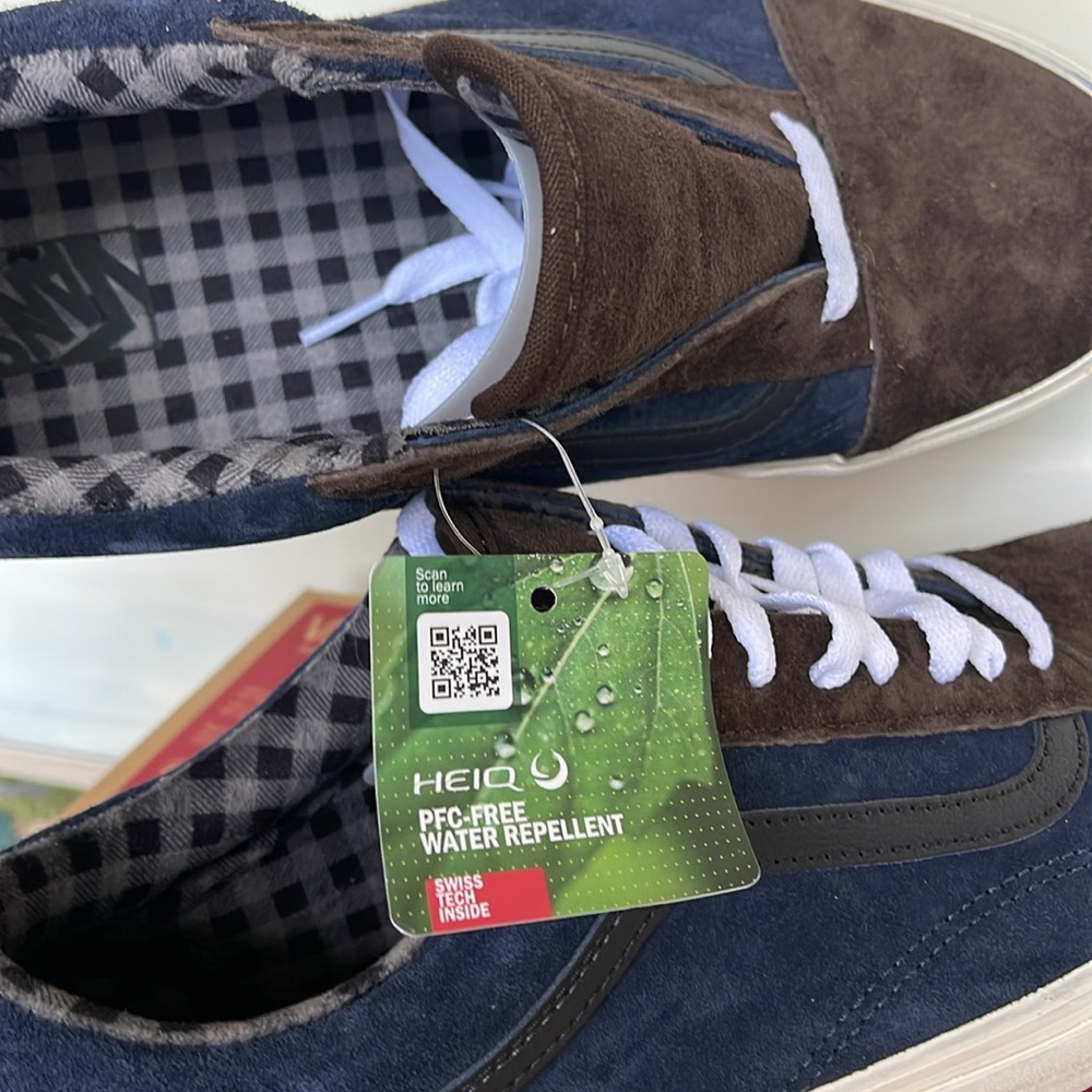 Vans Men’s Old Skool
Pig Suede Plaid Brown Navy
VN0007NTBF1
Sneakers - Picture 15 of 16